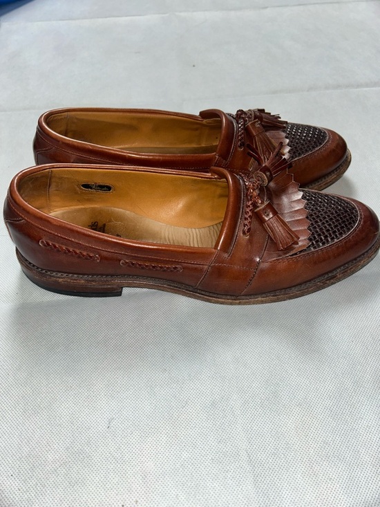 Allen Edmonds the “Cody” brown tassel front leather loafers size 10.5 B main image 6